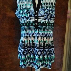 Sleeveless blouse, so figure-flattering.